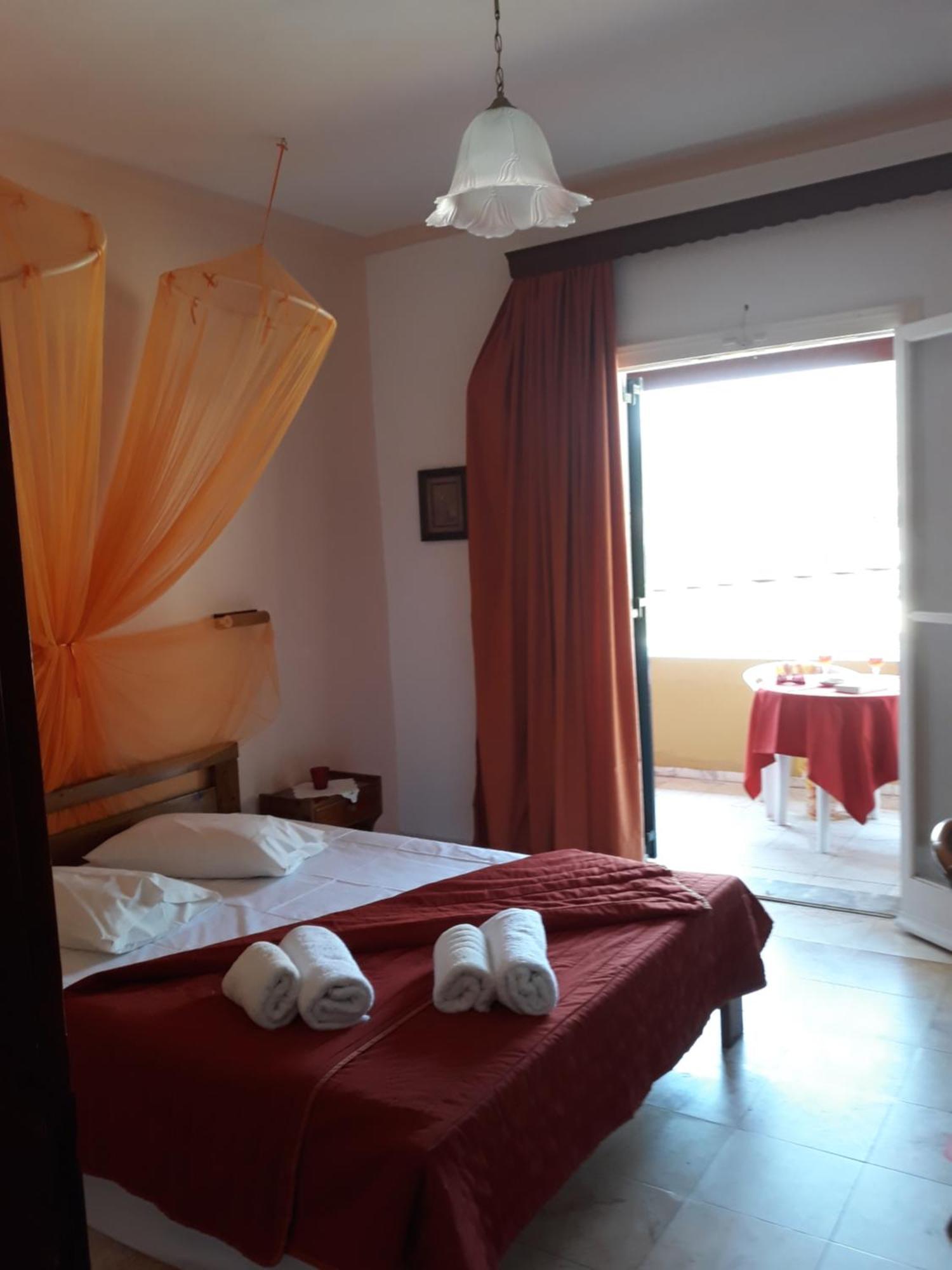 Margaritas' Rooms อากิออส กอร์ดิออส ภายนอก รูปภาพ
