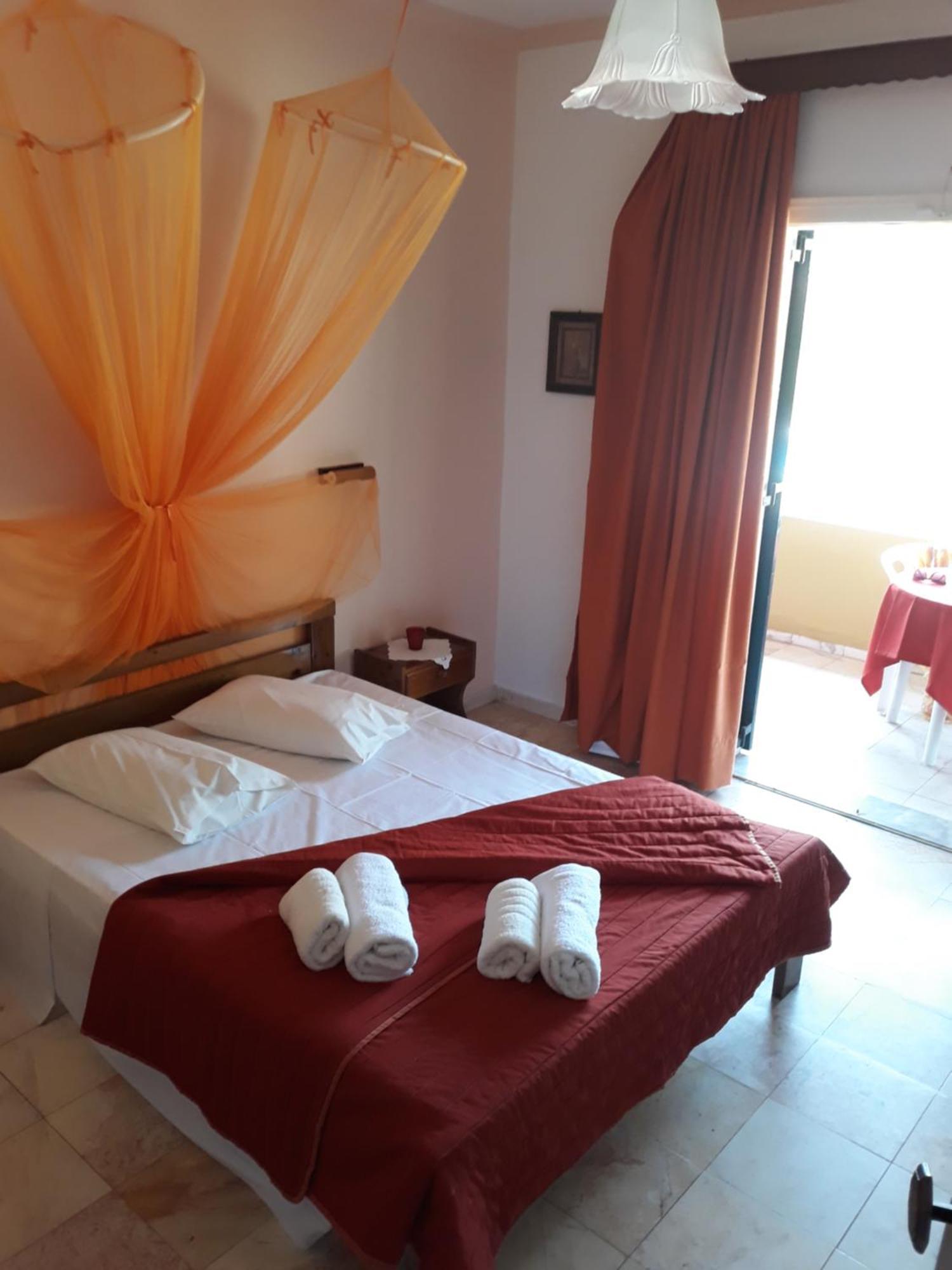 Margaritas' Rooms อากิออส กอร์ดิออส ภายนอก รูปภาพ
